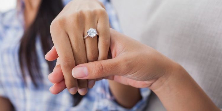 Die Kraft der Symbolik - individuelle Verlobungsringe, die Geschichten erzählen